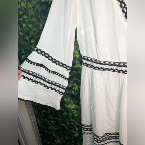 White Dress with Black Trim - Picture 5 of 16